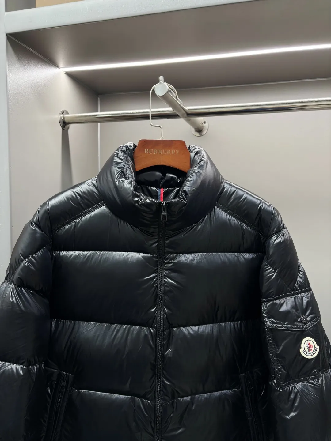 Moncler New Arrival Maya 2025 ， ｜Classic Hot Sale Maya ⚠️ ！ ✅2025 ， 。 ⚠️ ， Nylon laqué ➕ 95 ➕ ➕ Quality Factory 。 ⚠️ Nylon laqué 100% ， ， ， ， 95 ， 。 95 ， Quality， ， ： 95% ， ， ： 800-900FP， 500-700FP， ：1000+， ， 。 ： 45-53° 。 ： ， ， 3 ， ： QQ ， ，Rebound ： Rebound， ， 。Breathable ： ， 。 ， ， ， ， ， ， ， 。 Moncler New Arrival Series Classic Maya ！Classic Series， 。 （2025 ） Maya Classic ， ， ， (‼️ ： ， 👌🏻☑️）Hot Sale ， ， Quality ！ Classic ， ， ！！ ❣️ ： ， 。 ， ， ， 。 Sizes：M-XXXL